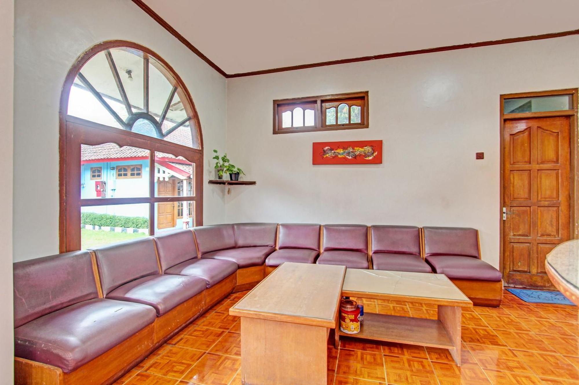 Hotel Capital O 91644 Loka Hause Salatiga Exterior foto