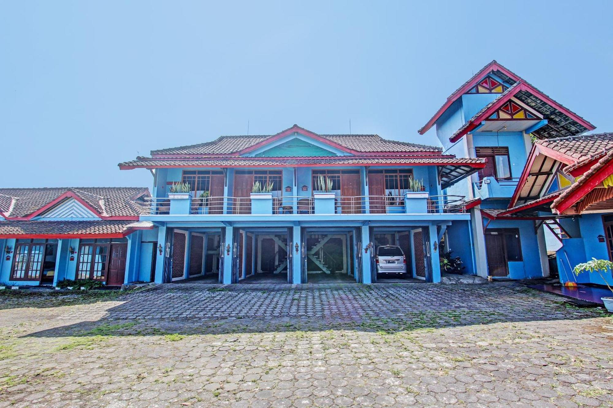 Hotel Capital O 91644 Loka Hause Salatiga Exterior foto