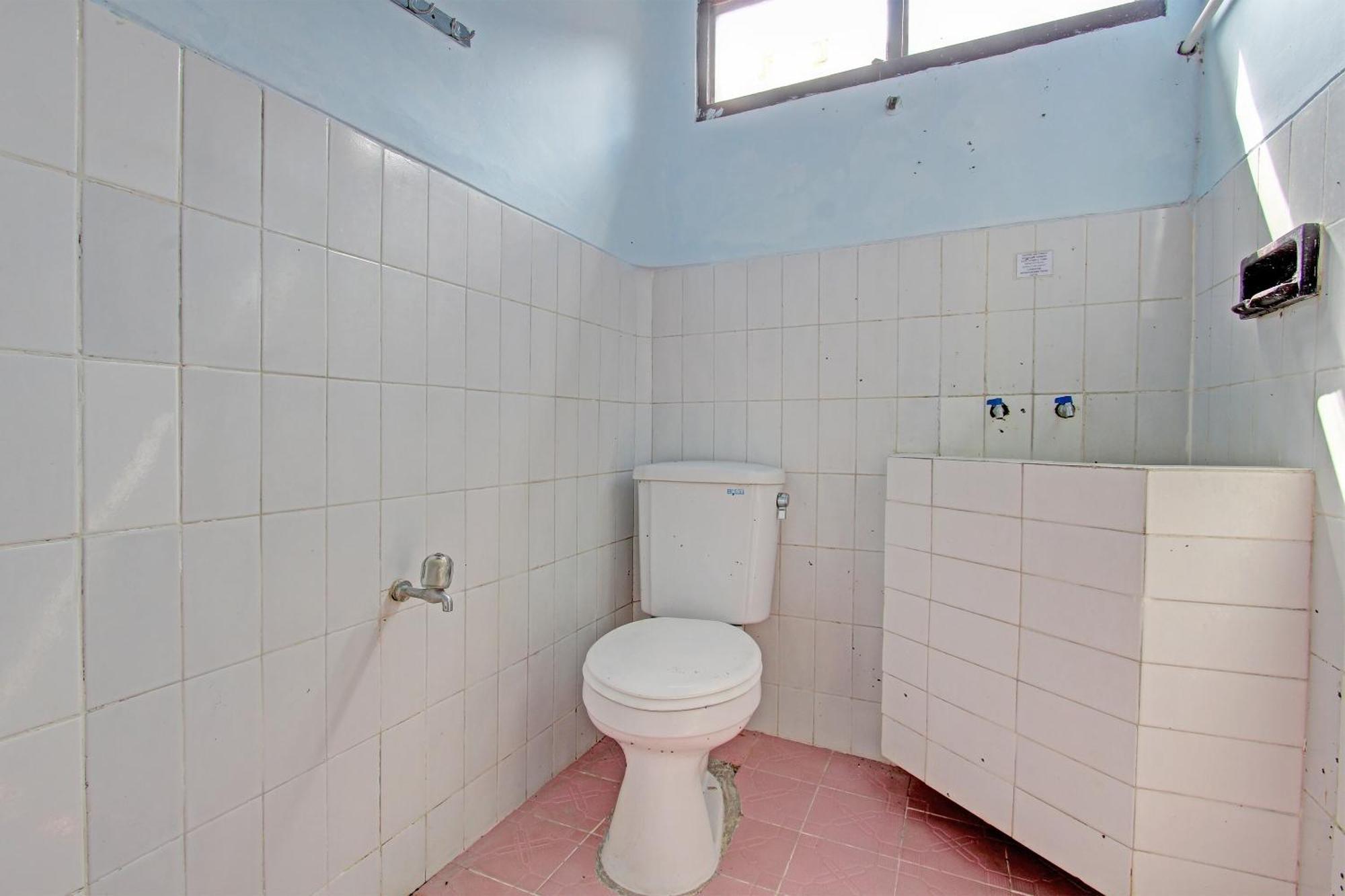 Hotel Capital O 91644 Loka Hause Salatiga Exterior foto