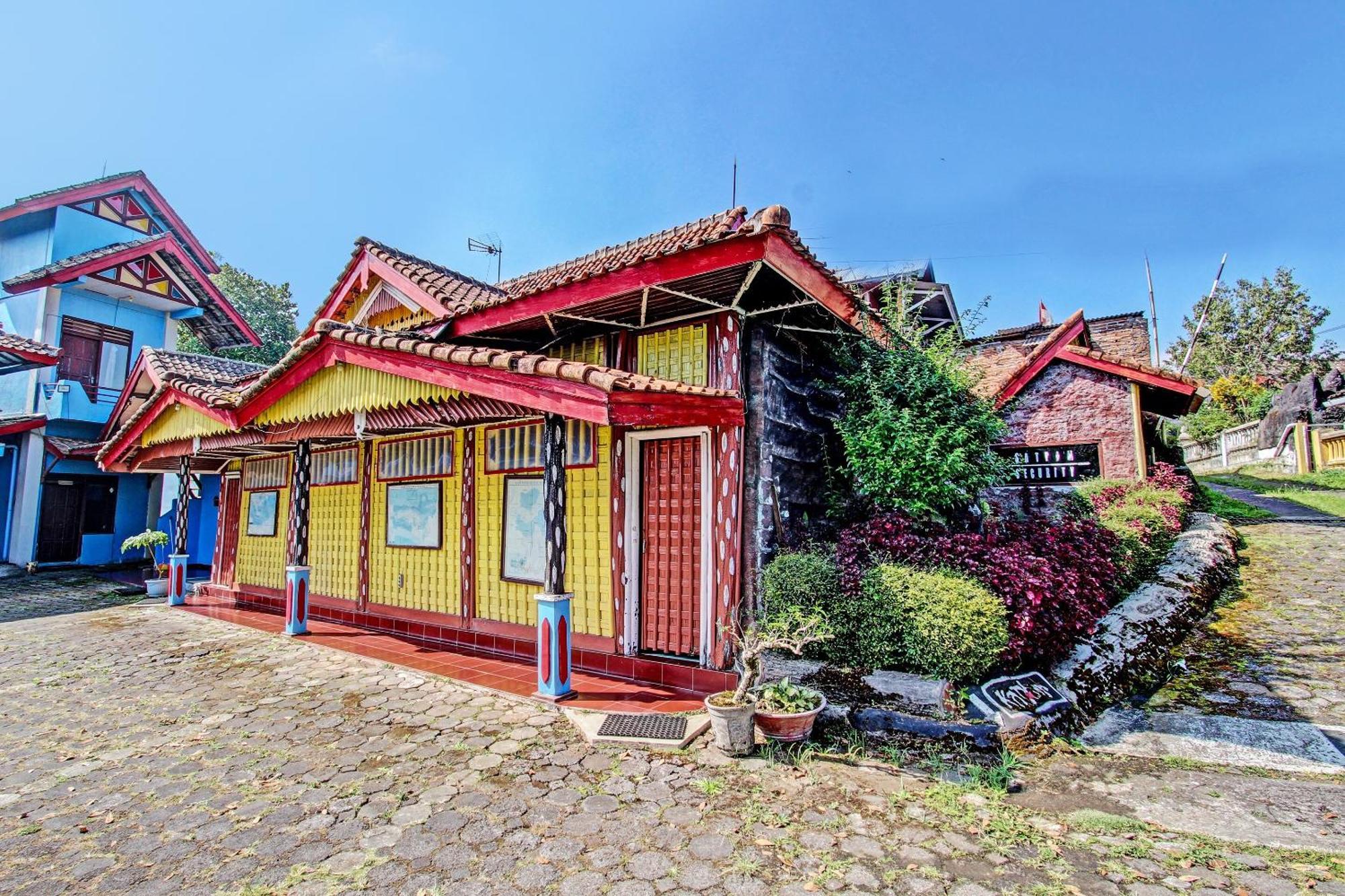 Hotel Capital O 91644 Loka Hause Salatiga Exterior foto