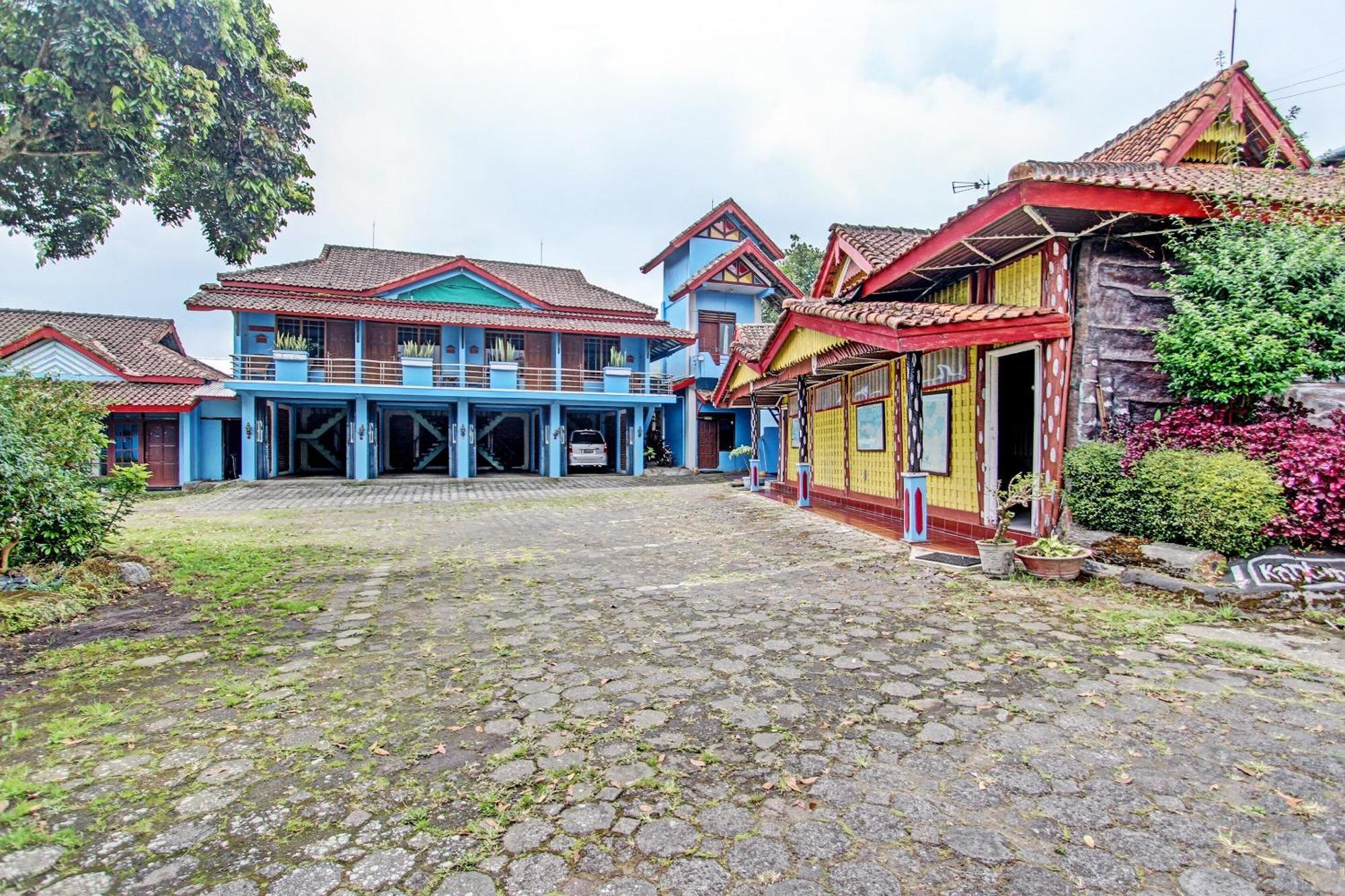 Hotel Capital O 91644 Loka Hause Salatiga Exterior foto